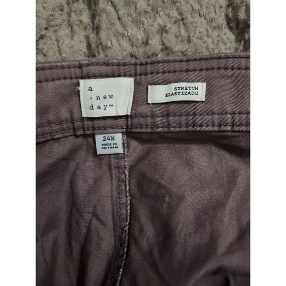 A New Day Stretch Utility Crop Pants – Size 24W – Mauve/Purple - Picture 3 of 3